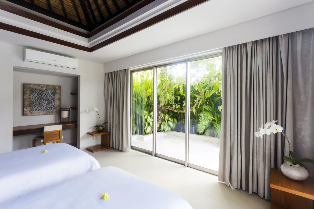 Villa By The Beach Jimbaran Exterior foto